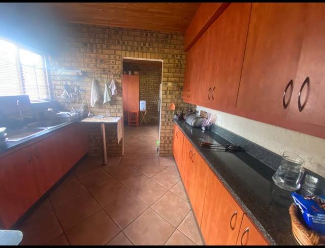 4 BEDROOM HOUSE FOR SALE IN GHOLFSIG